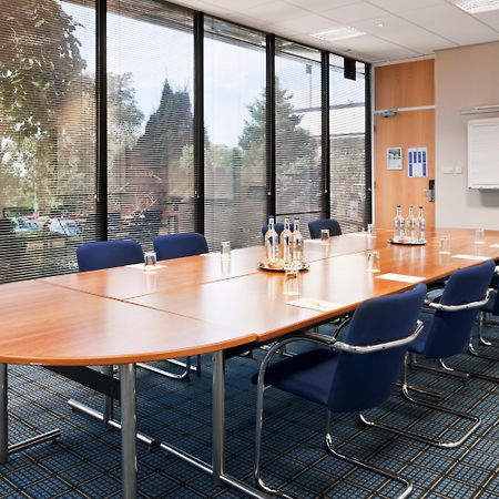 Holiday Inn Runcorn M56 Junction 12 By Ihg Bagian luar foto