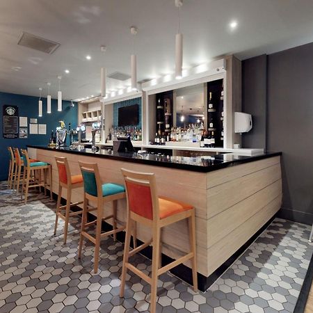 Holiday Inn Runcorn M56 Junction 12 By Ihg Bagian luar foto