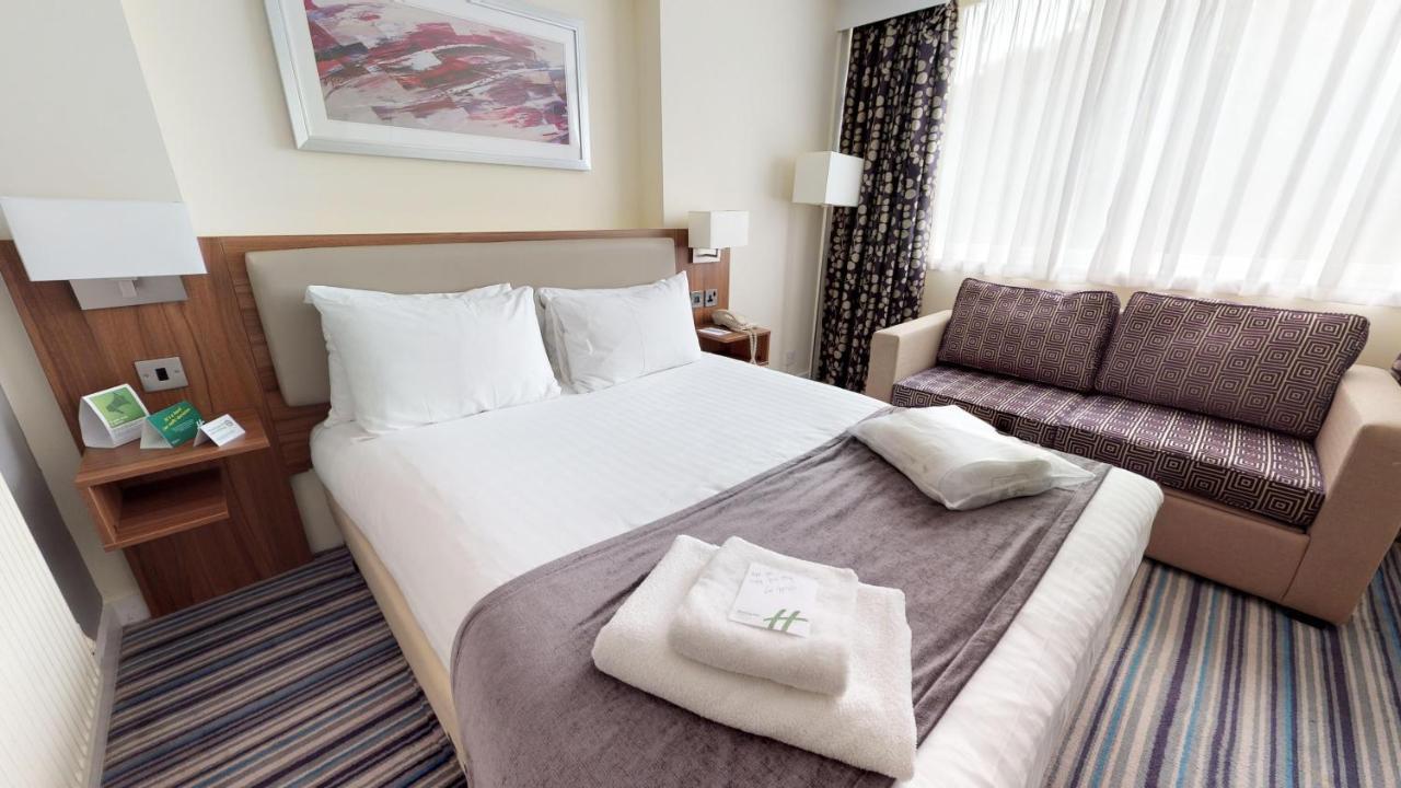 Holiday Inn Runcorn M56 Junction 12 By Ihg Bagian luar foto
