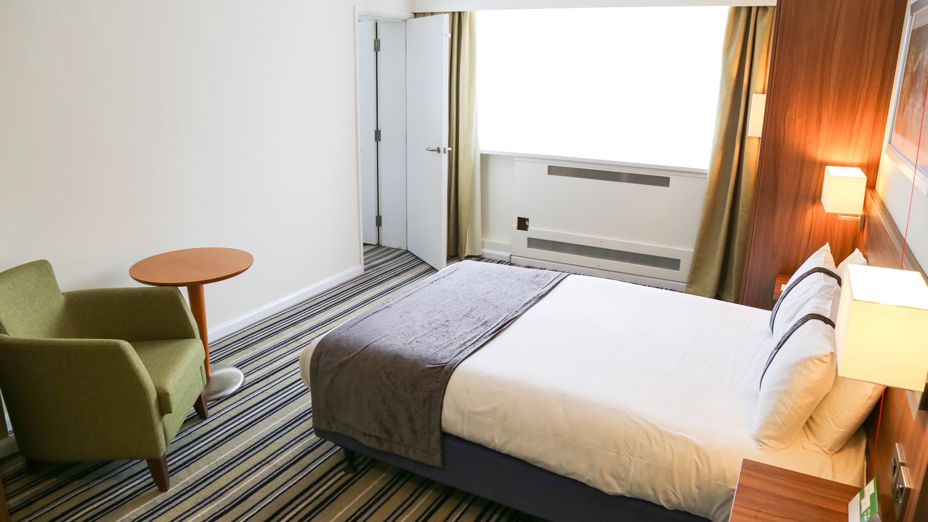 Holiday Inn Runcorn M56 Junction 12 By Ihg Bagian luar foto
