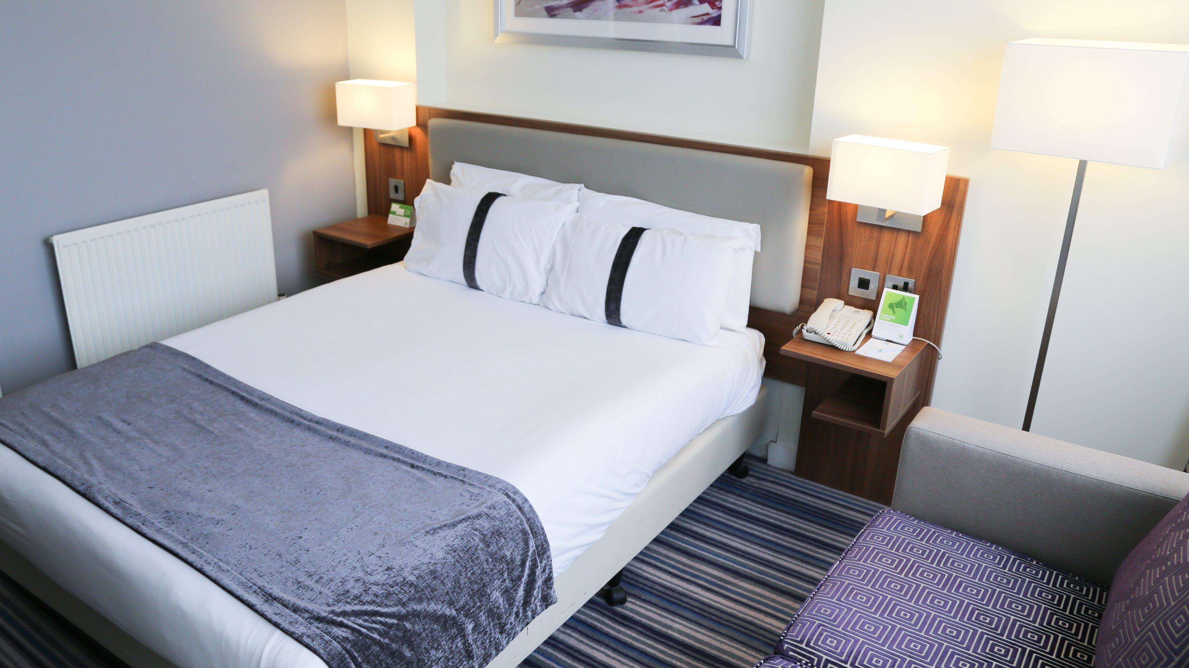 Holiday Inn Runcorn M56 Junction 12 By Ihg Bagian luar foto