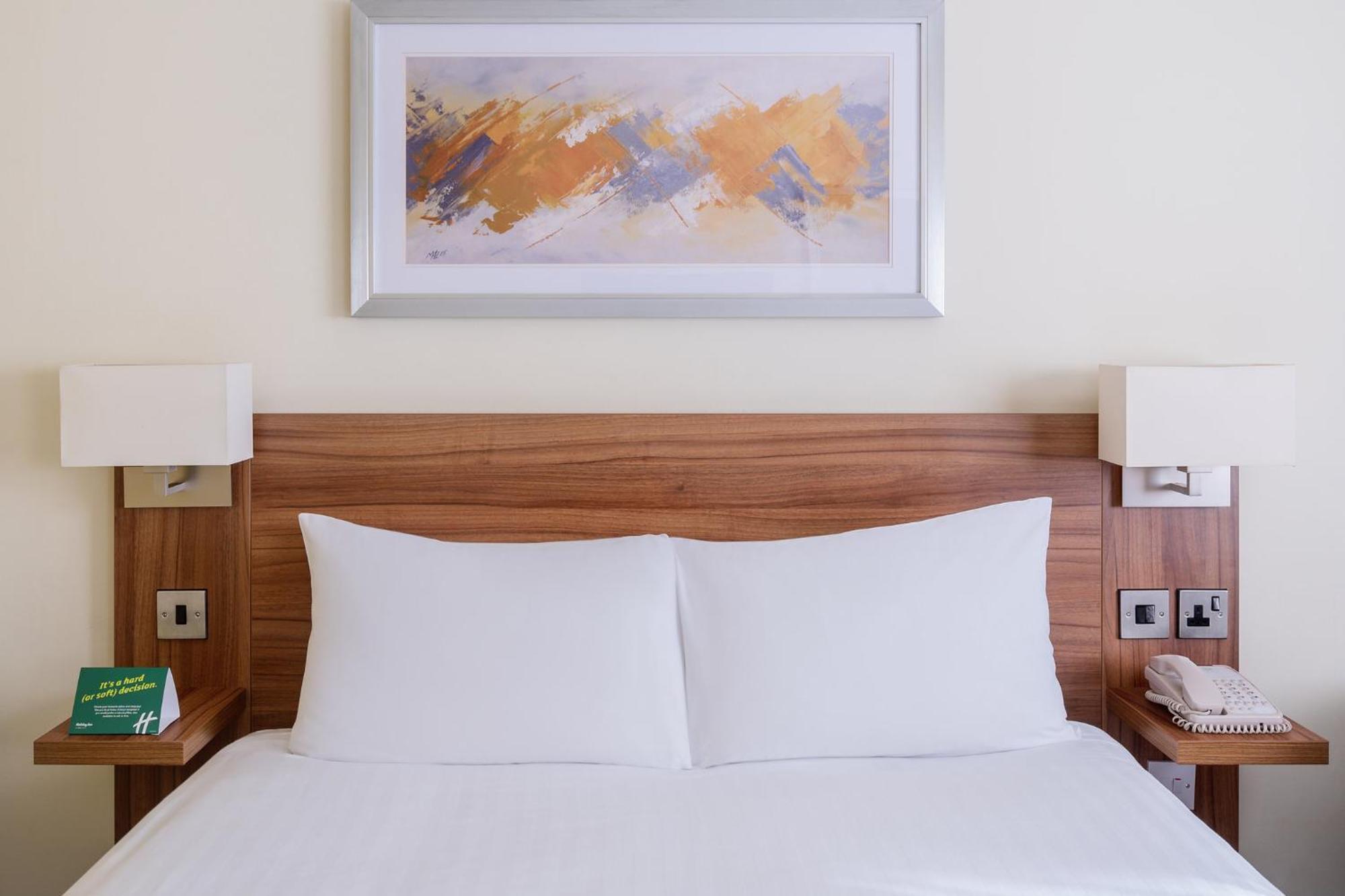 Holiday Inn Runcorn M56 Junction 12 By Ihg Bagian luar foto