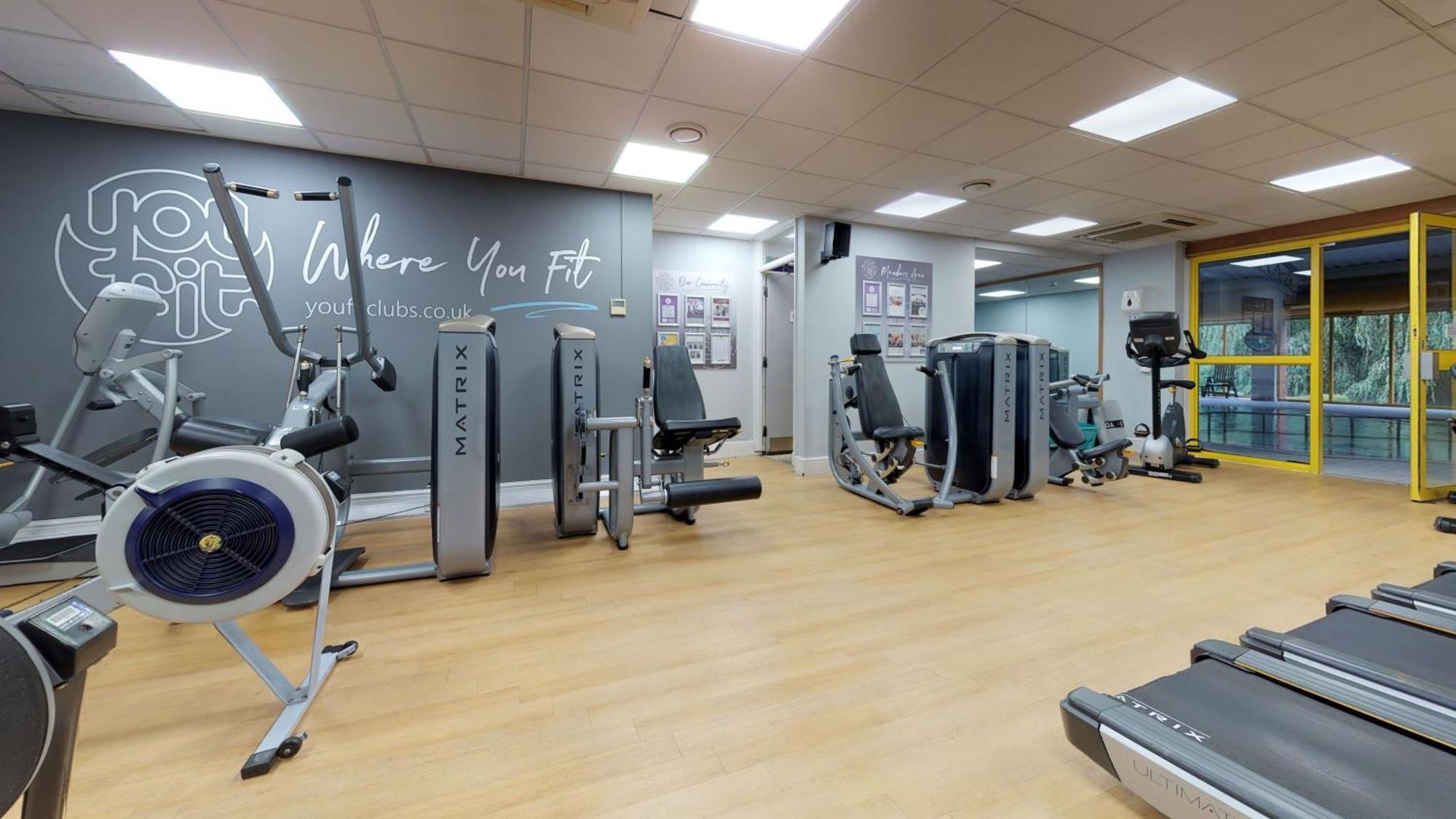 Holiday Inn Runcorn M56 Junction 12 By Ihg Bagian luar foto