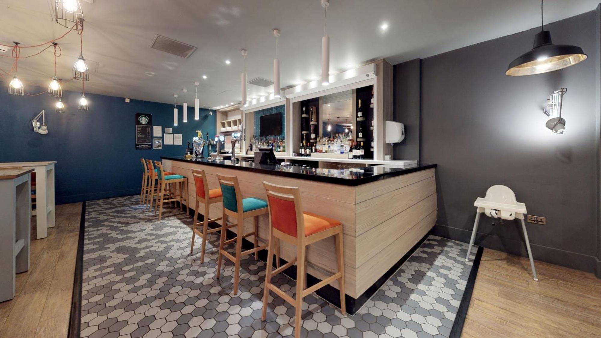 Holiday Inn Runcorn M56 Junction 12 By Ihg Bagian luar foto