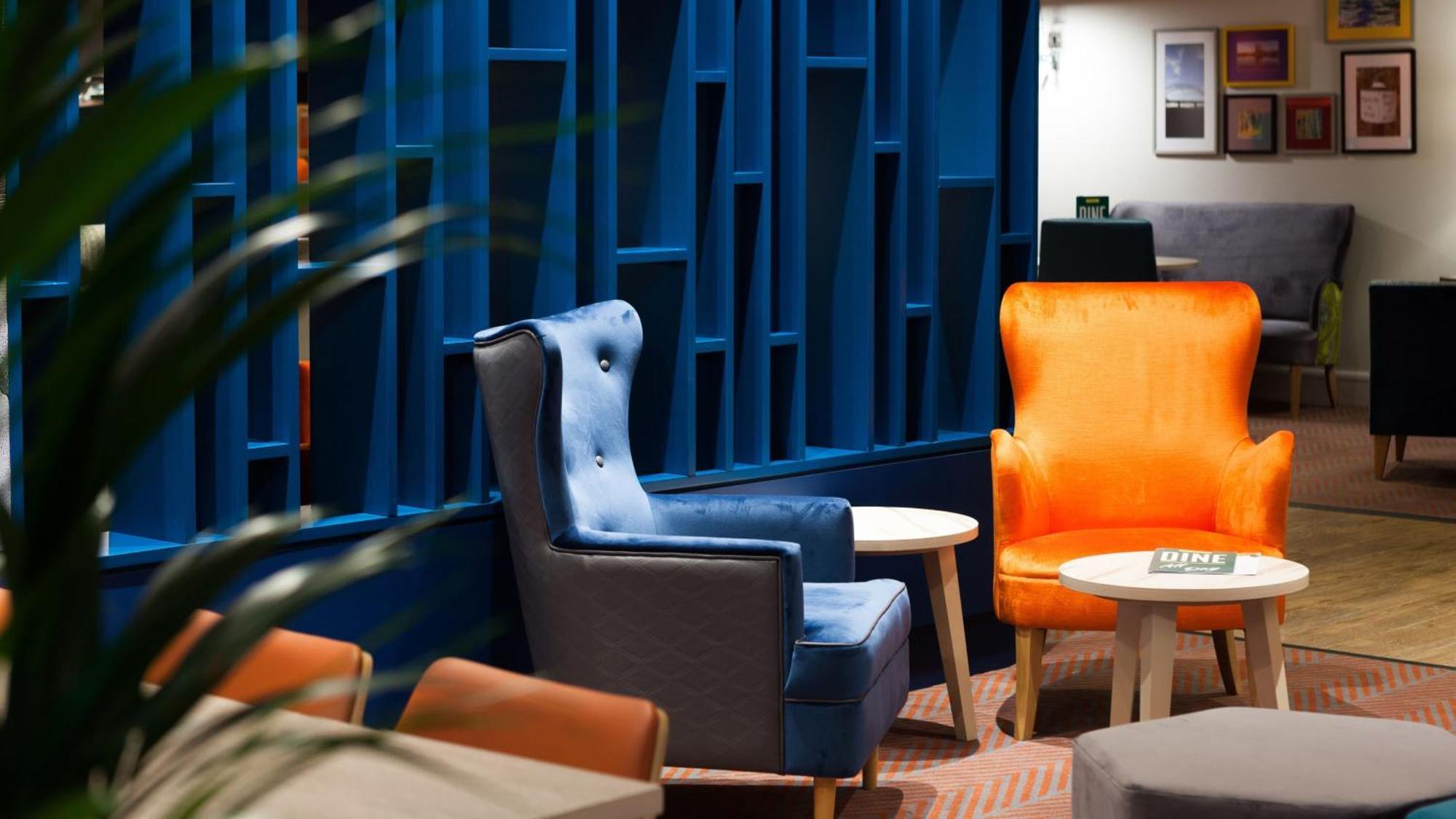 Holiday Inn Runcorn M56 Junction 12 By Ihg Bagian luar foto
