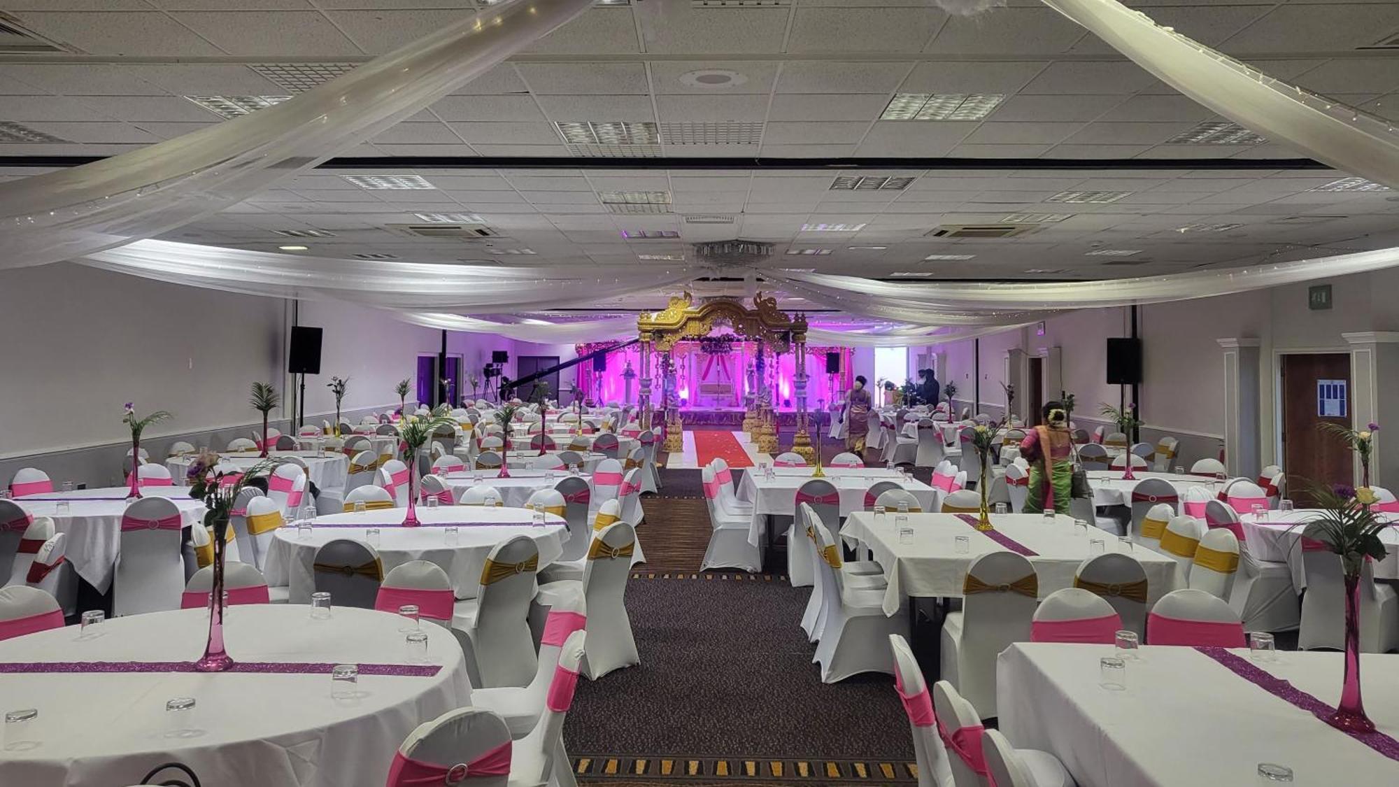 Holiday Inn Runcorn M56 Junction 12 By Ihg Bagian luar foto