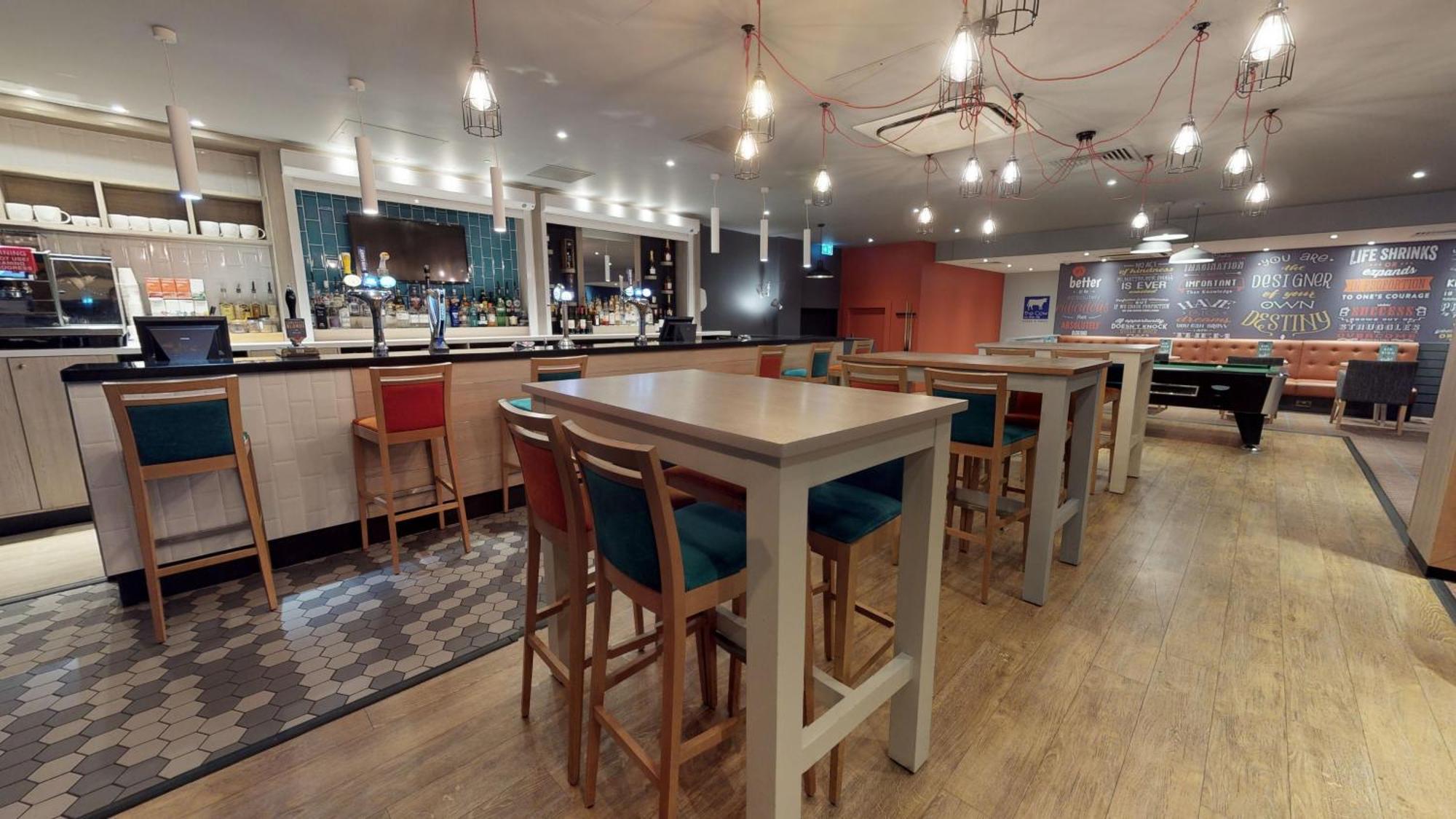 Holiday Inn Runcorn M56 Junction 12 By Ihg Bagian luar foto