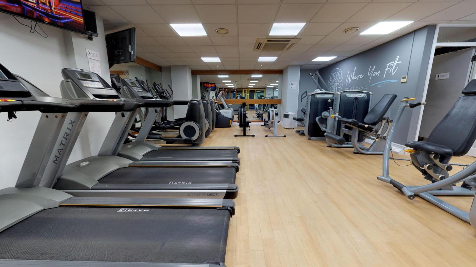 Holiday Inn Runcorn M56 Junction 12 By Ihg Bagian luar foto