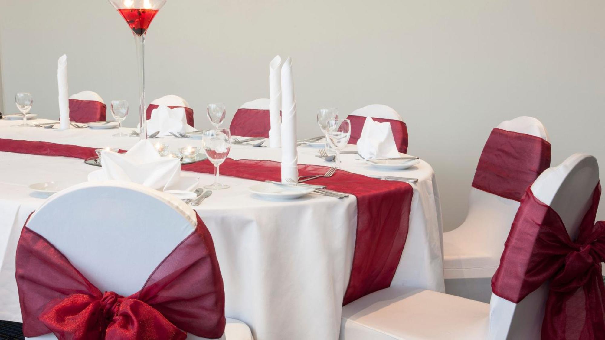 Holiday Inn Runcorn M56 Junction 12 By Ihg Bagian luar foto
