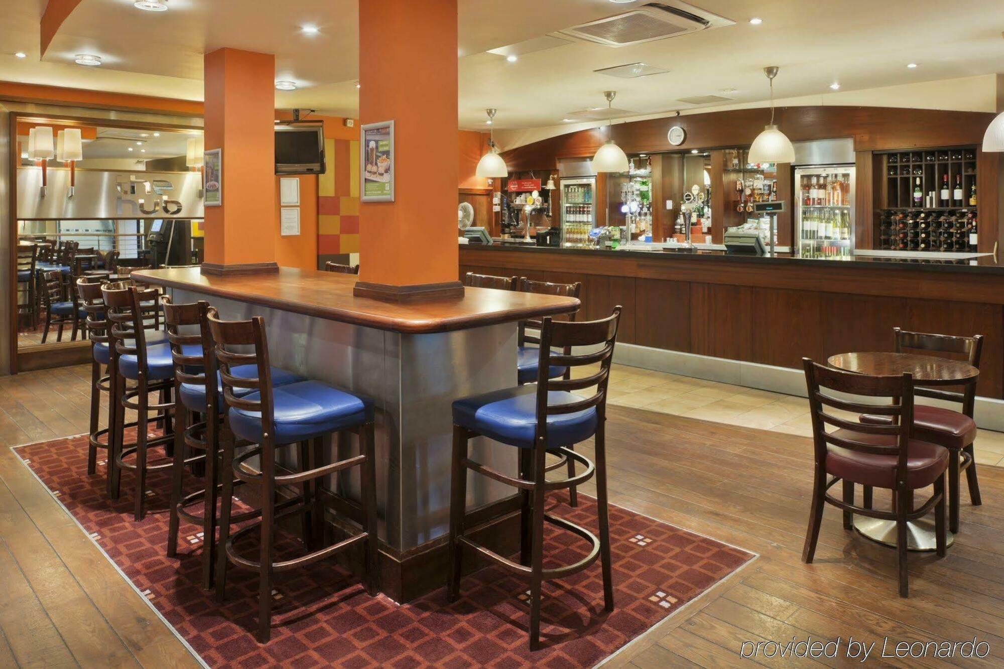 Holiday Inn Runcorn M56 Junction 12 By Ihg Bagian luar foto