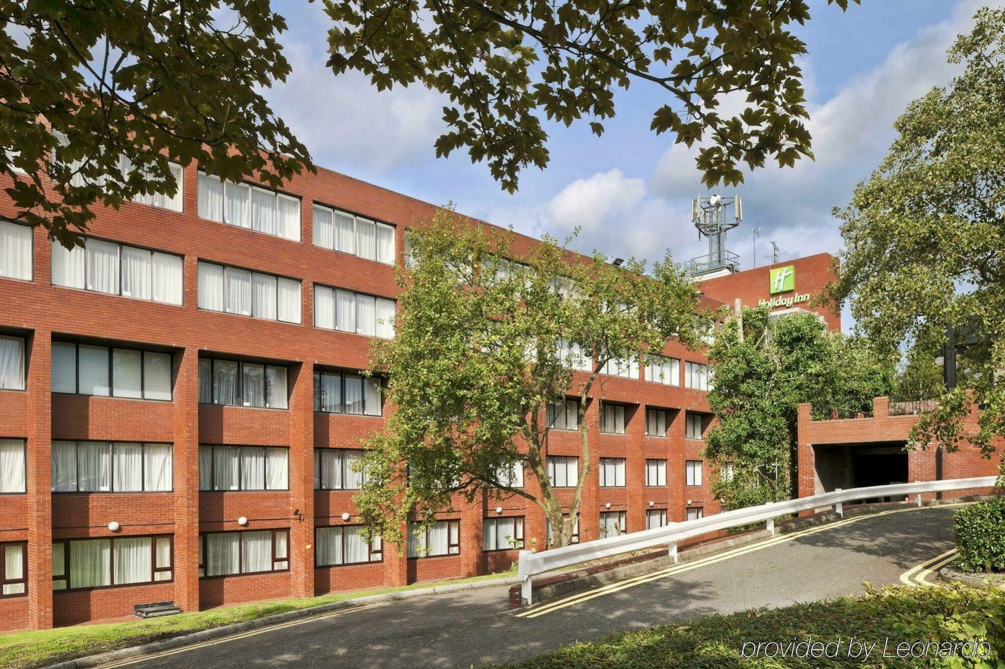 Holiday Inn Runcorn M56 Junction 12 By Ihg Bagian luar foto