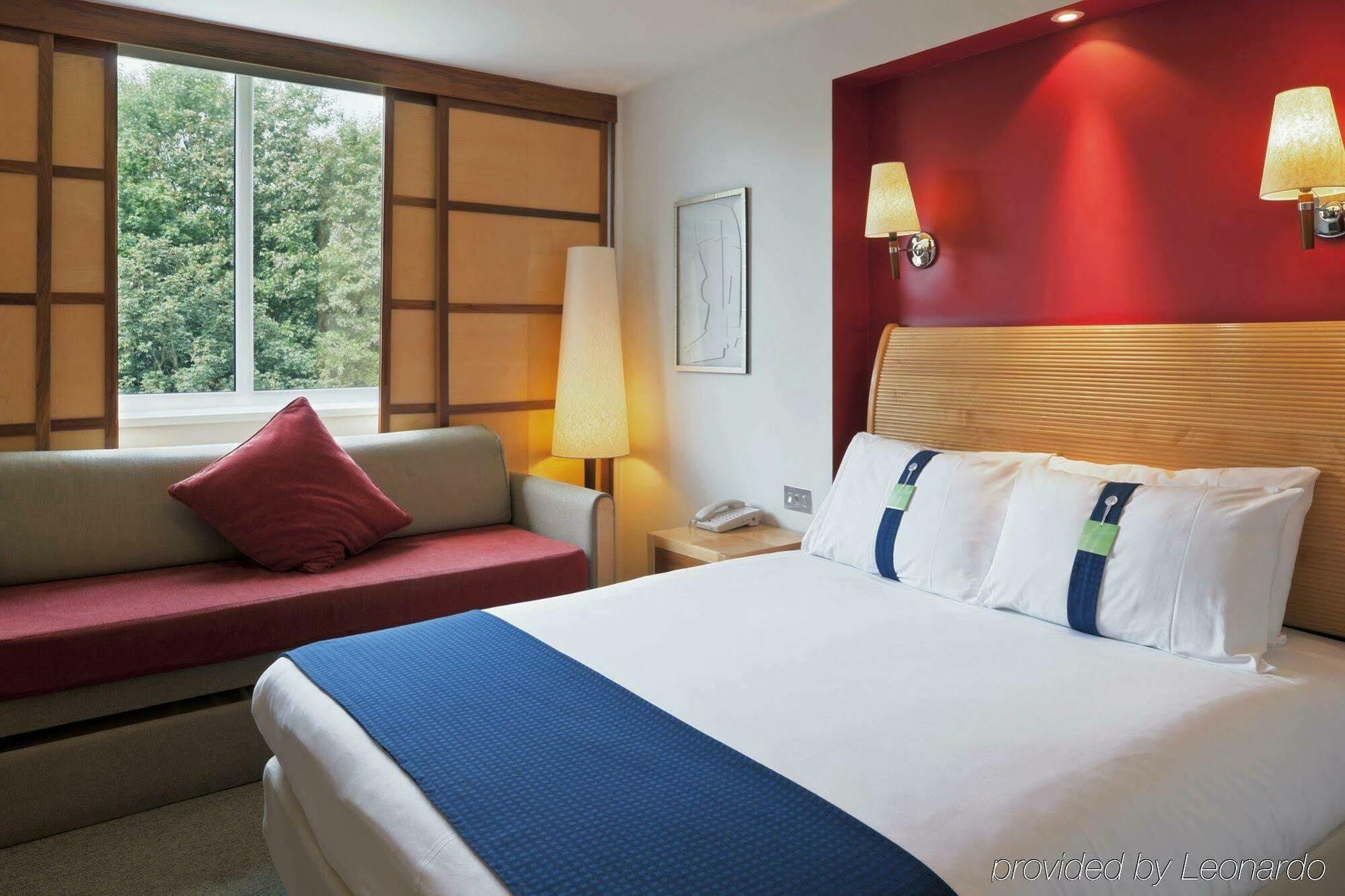 Holiday Inn Runcorn M56 Junction 12 By Ihg Bagian luar foto